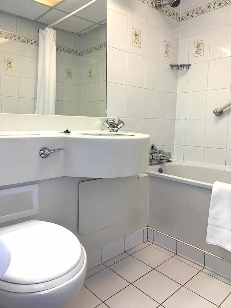 פרסטוויץ' Fairways Lodge & Leisure Club מראה חיצוני תמונה