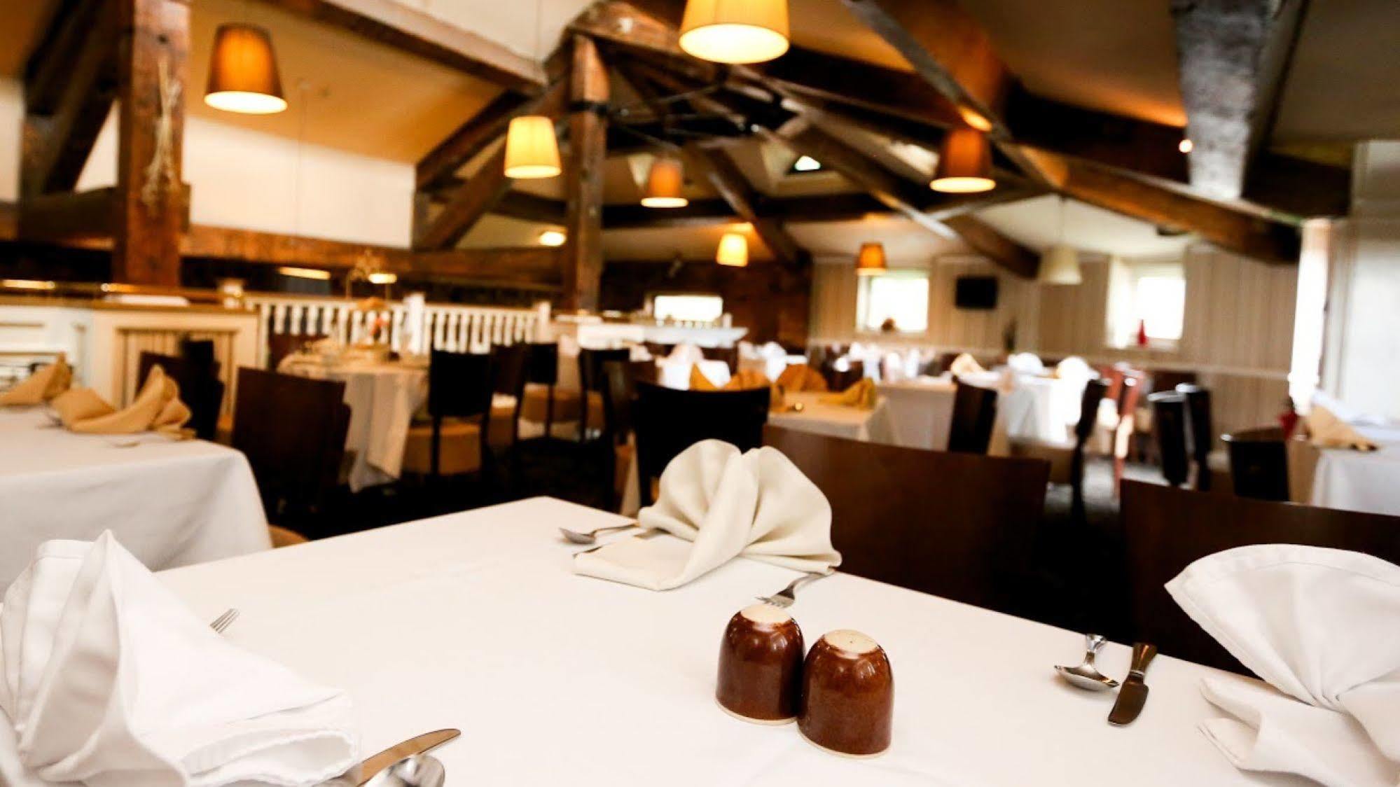 פרסטוויץ' Fairways Lodge & Leisure Club מראה חיצוני תמונה